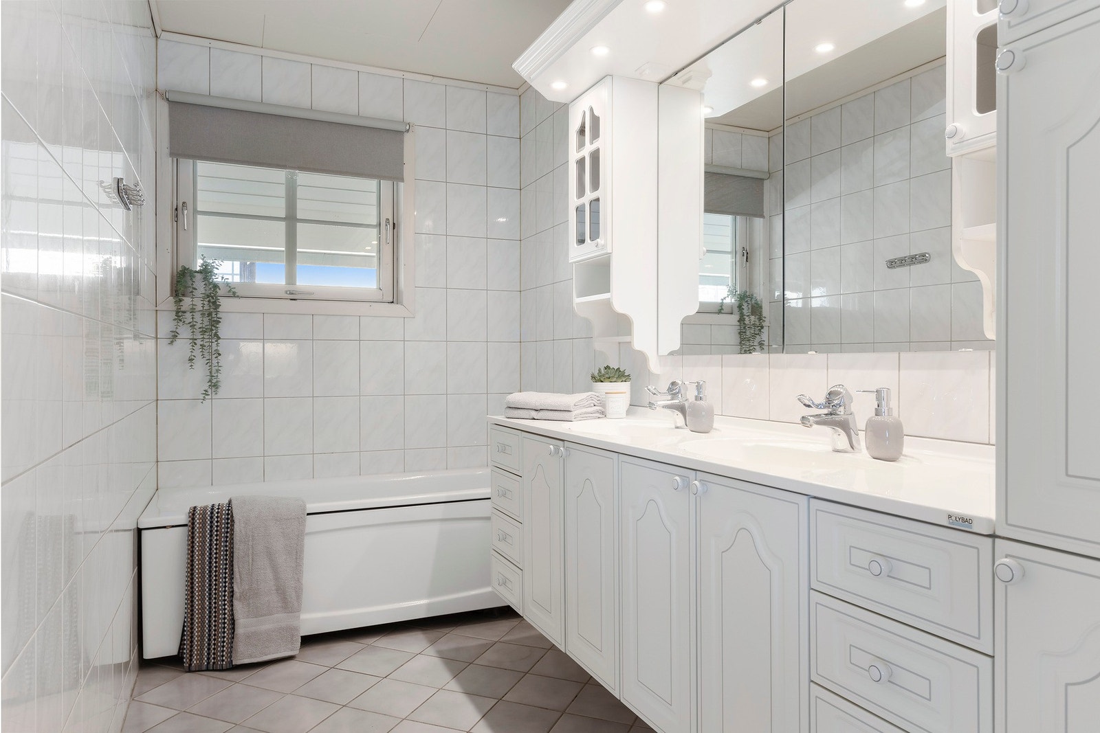 Flislagt bad på 5 kvm Galleribilde