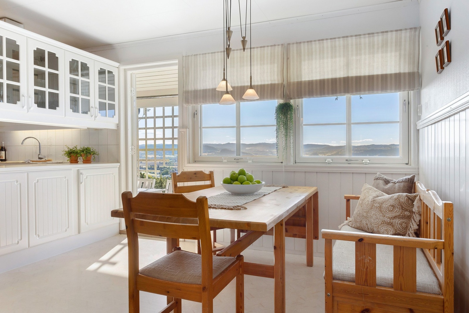 Stor plass til egen spiseavdeling tilknyttet kjøkkenet Galleribilde