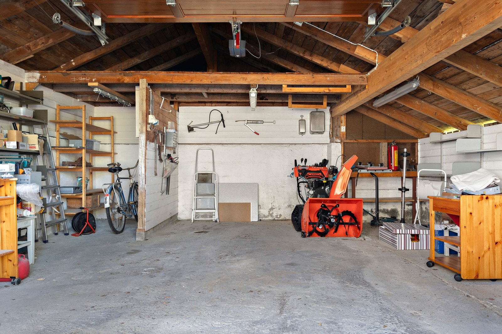 Godt med lagringsplass i garasjen Galleribilde