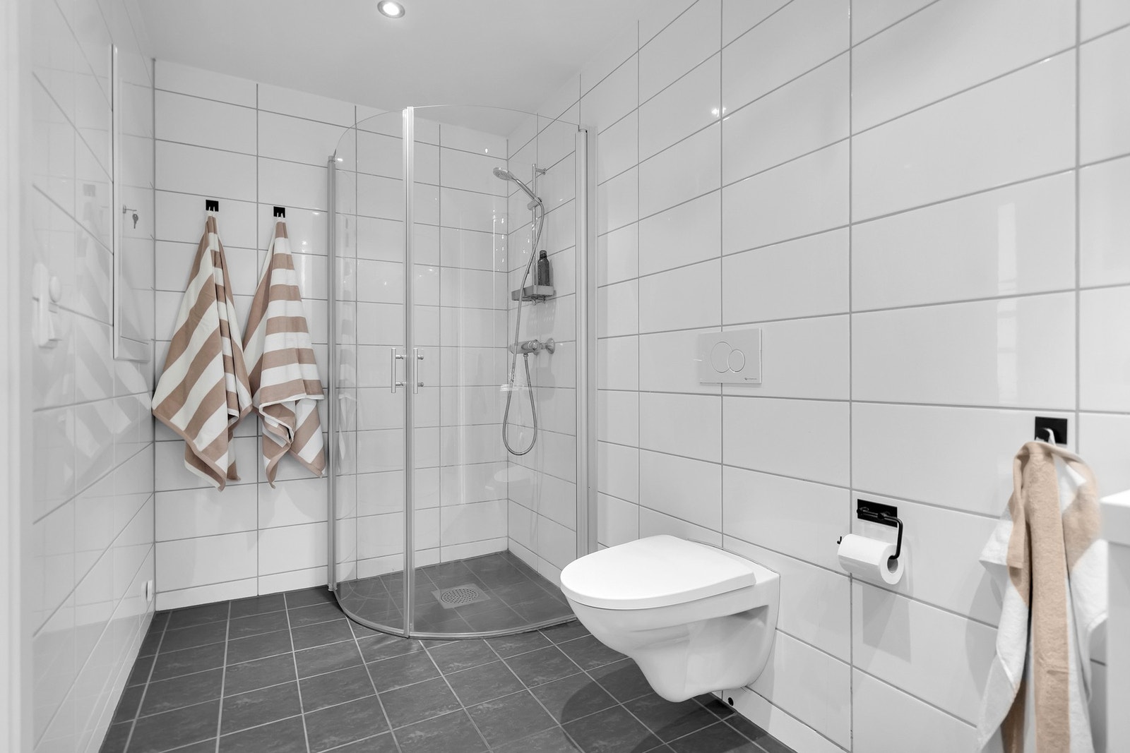 - Leiligheten varmes via vannbåren varme - Galleribilde