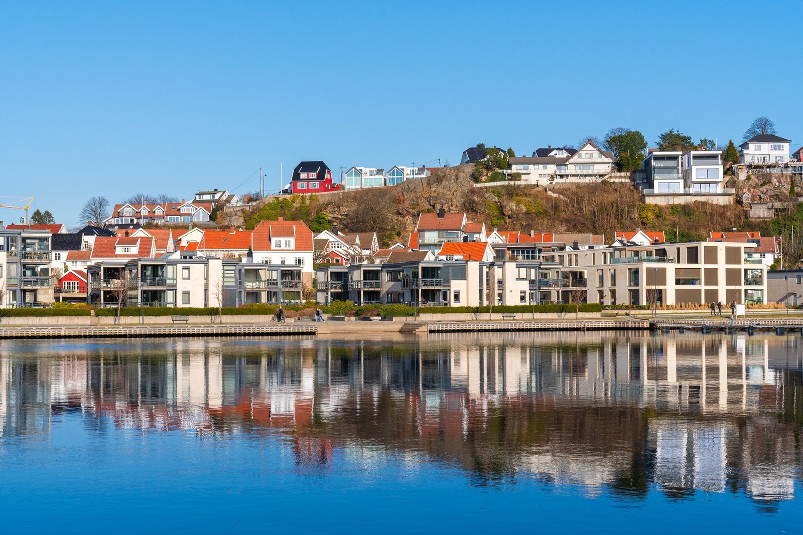 - Omgivelsene på Lahelle er godt tilrettelagt for folk i alle aldre og livssituasjoner - Galleribilde