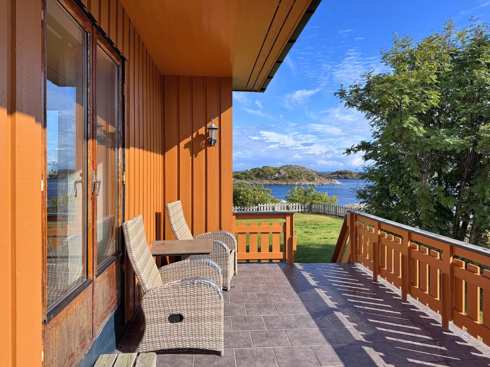 Terrasse med gode solforhold og veldig god utsikt Galleribilde