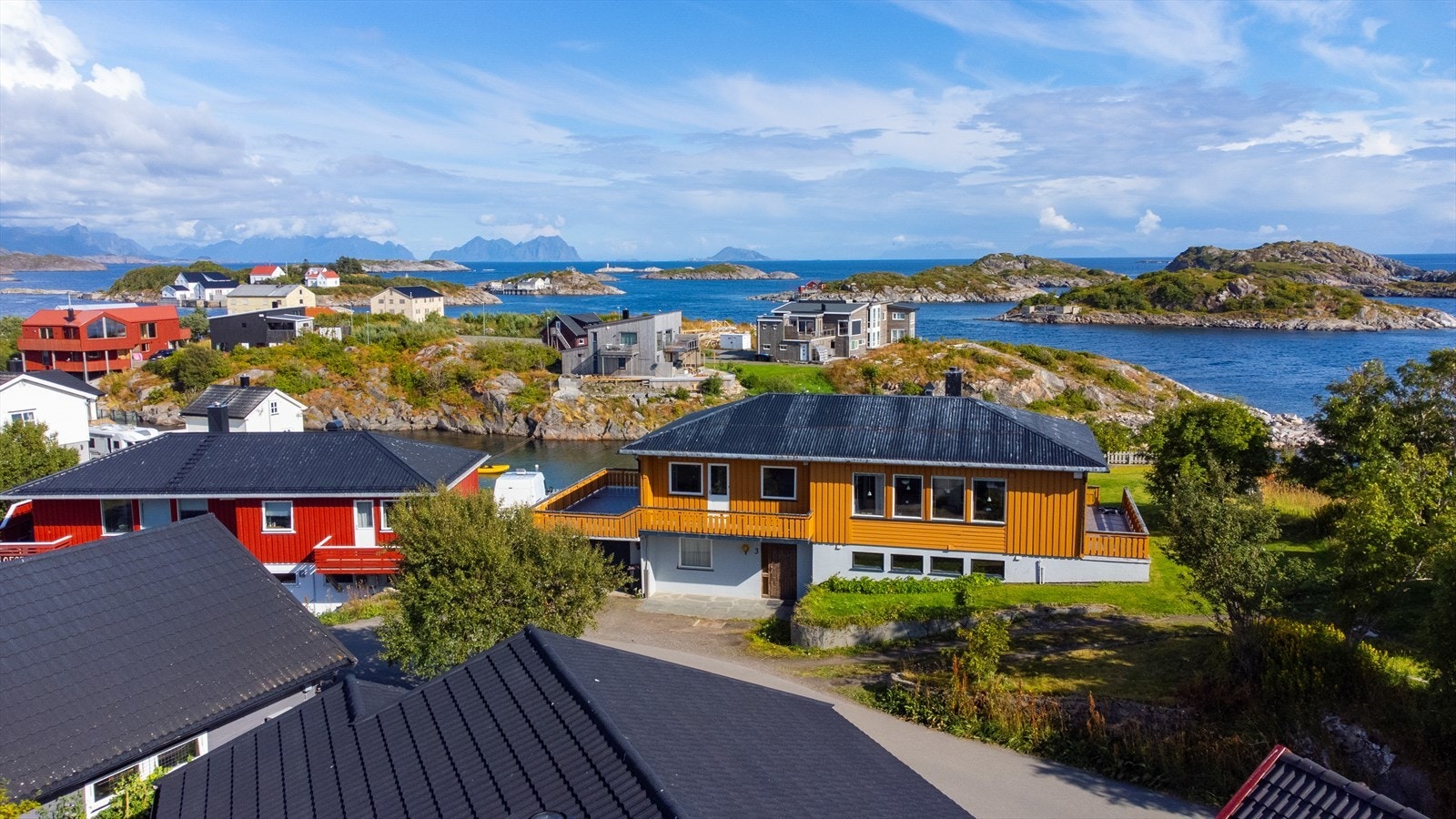 Stor enebolig med svært god beliggenhet Galleribilde