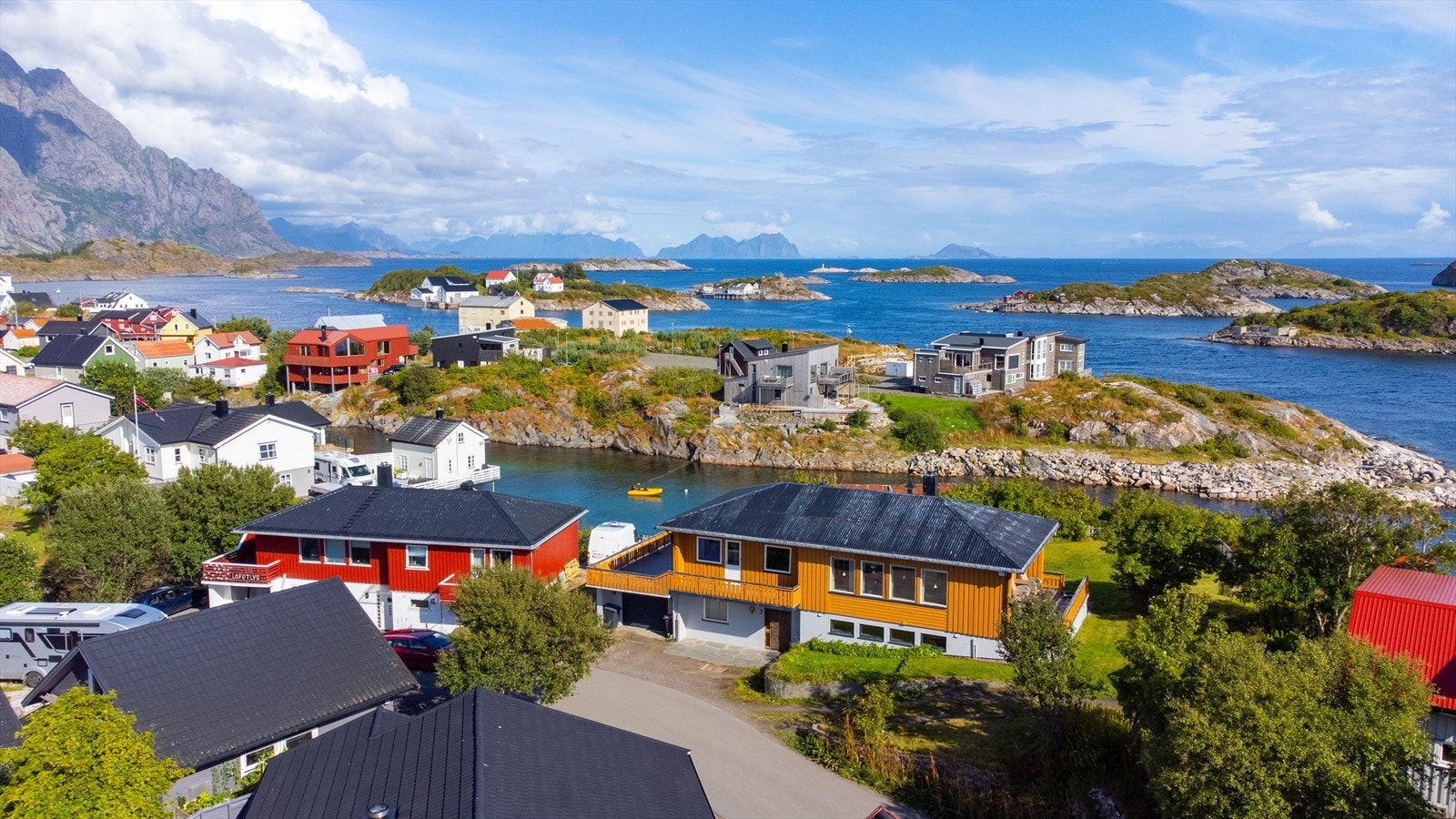 Stor enebolig med suveren beliggenhet Galleribilde