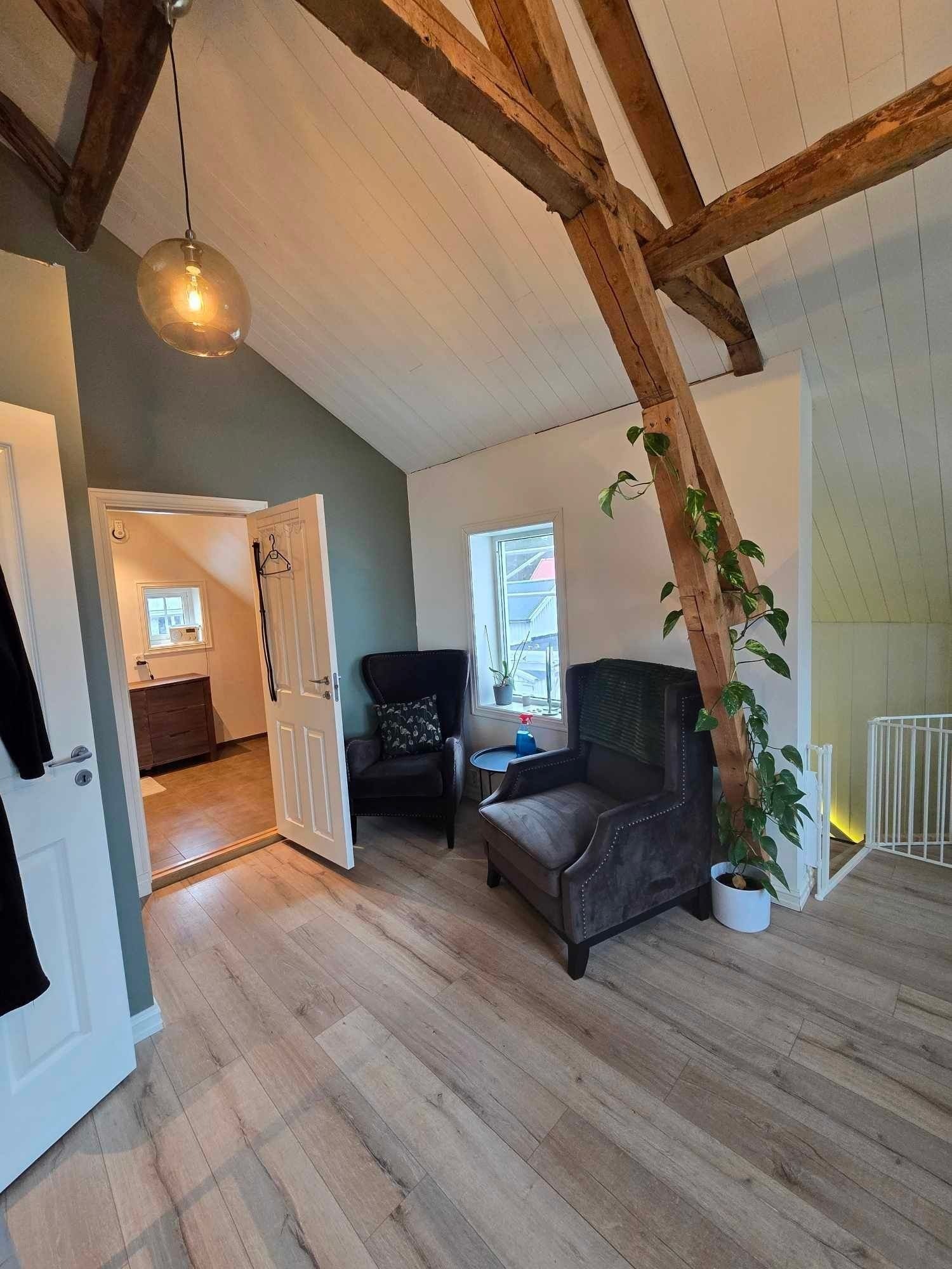 Loftstue Galleribilde