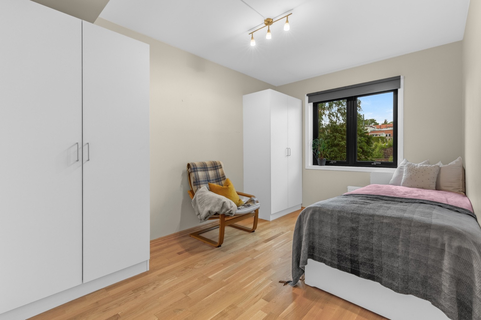 Boligen har to romslige soverom! Galleribilde