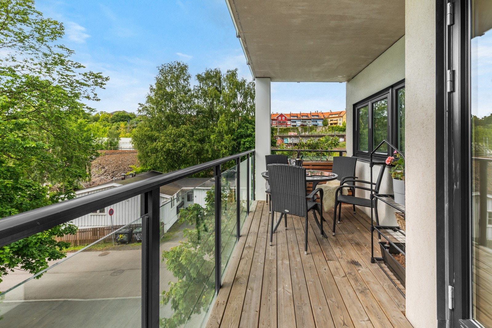 I tillegg har også balkongen utebelysning og stikkontakter. Galleribilde