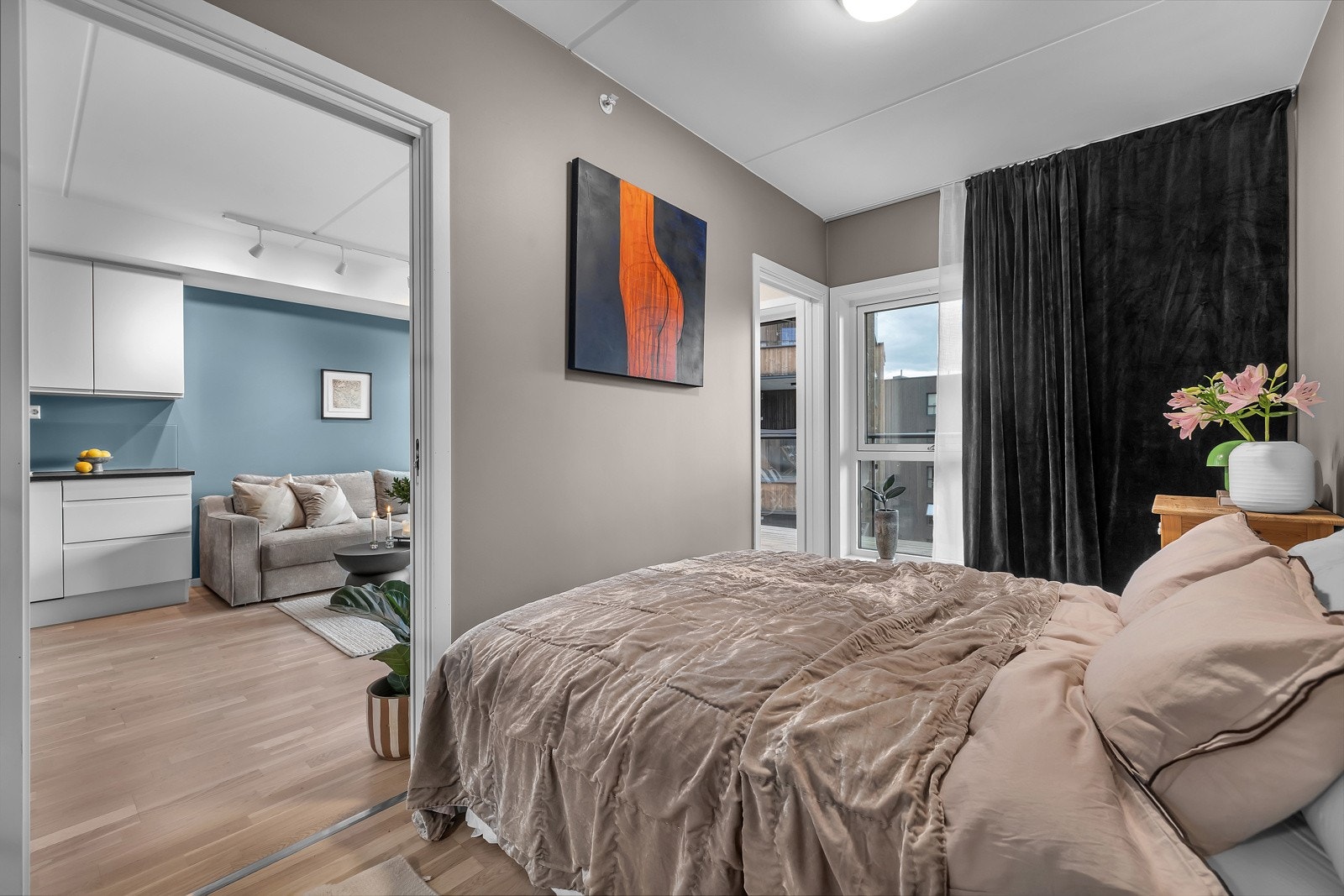 Soveormmet er malt i dus fin farge Galleribilde