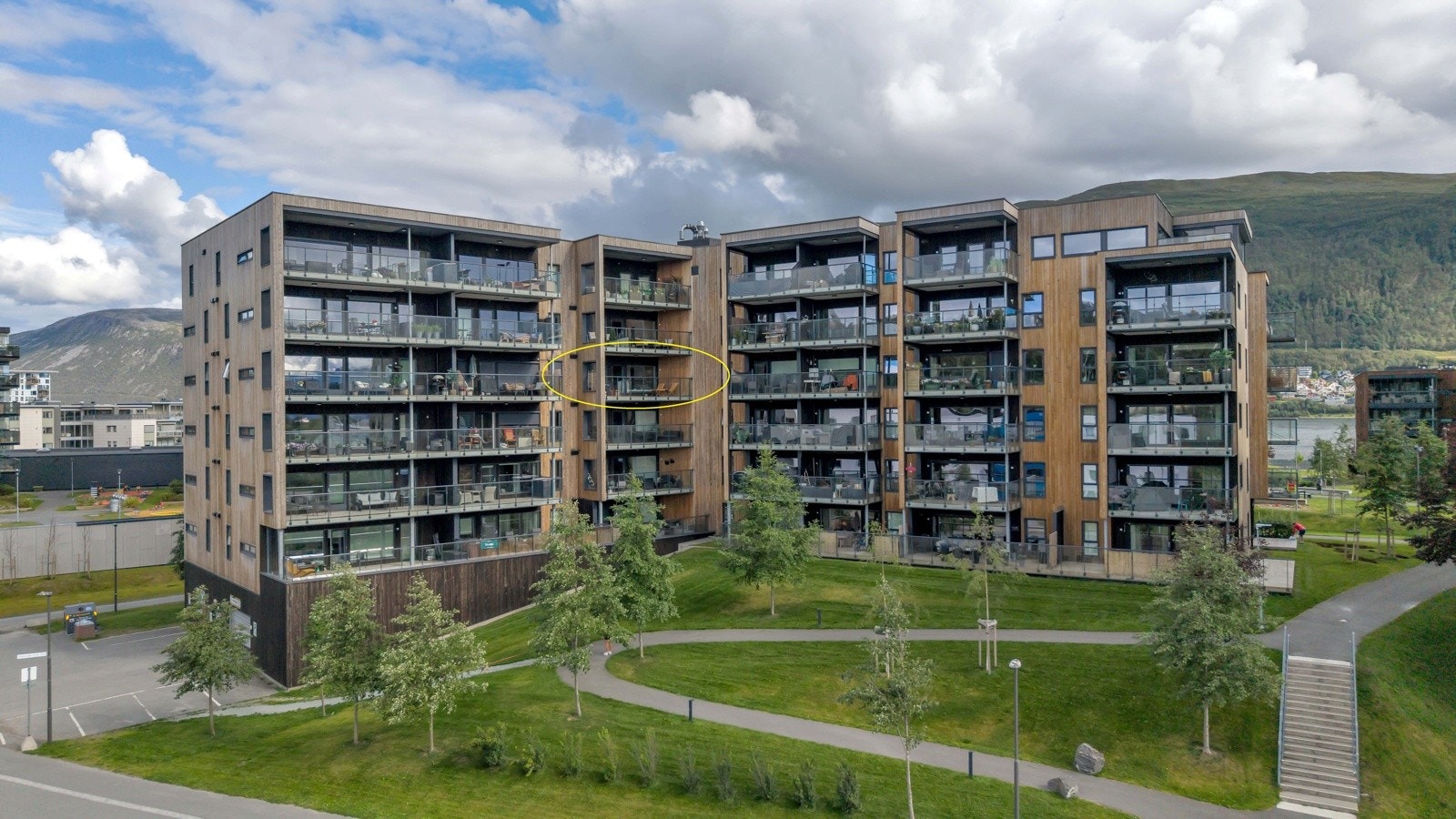 Storhaug + Partnere AS har gleden å presentere flotte Strandvegen 112A - en del av Bjerkaker Sjøpark Galleribilde