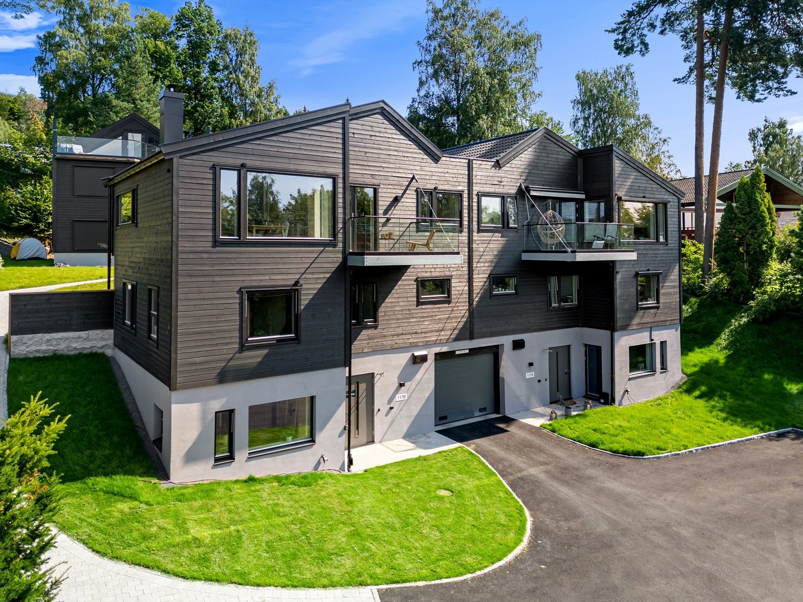 Lekker bolig med gjennomtenkte løsninger i familievenlig boområde. Galleribilde