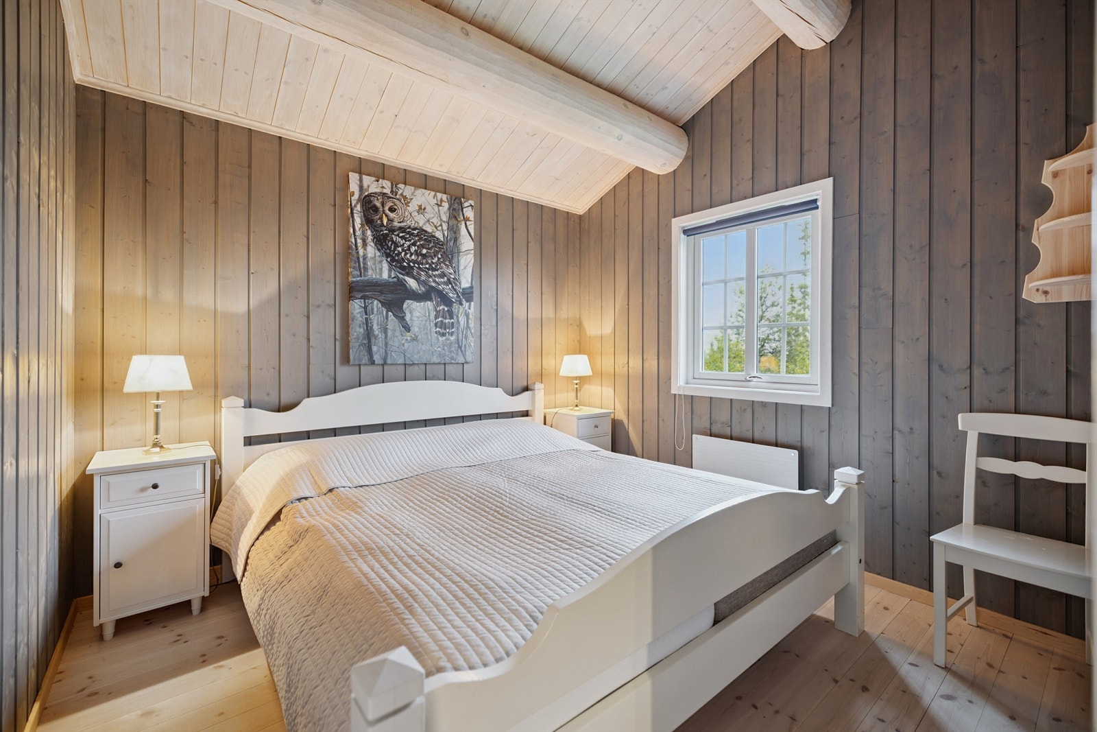 Hovedsoverommet har god plass til dobbeltseng og møblement. Galleribilde