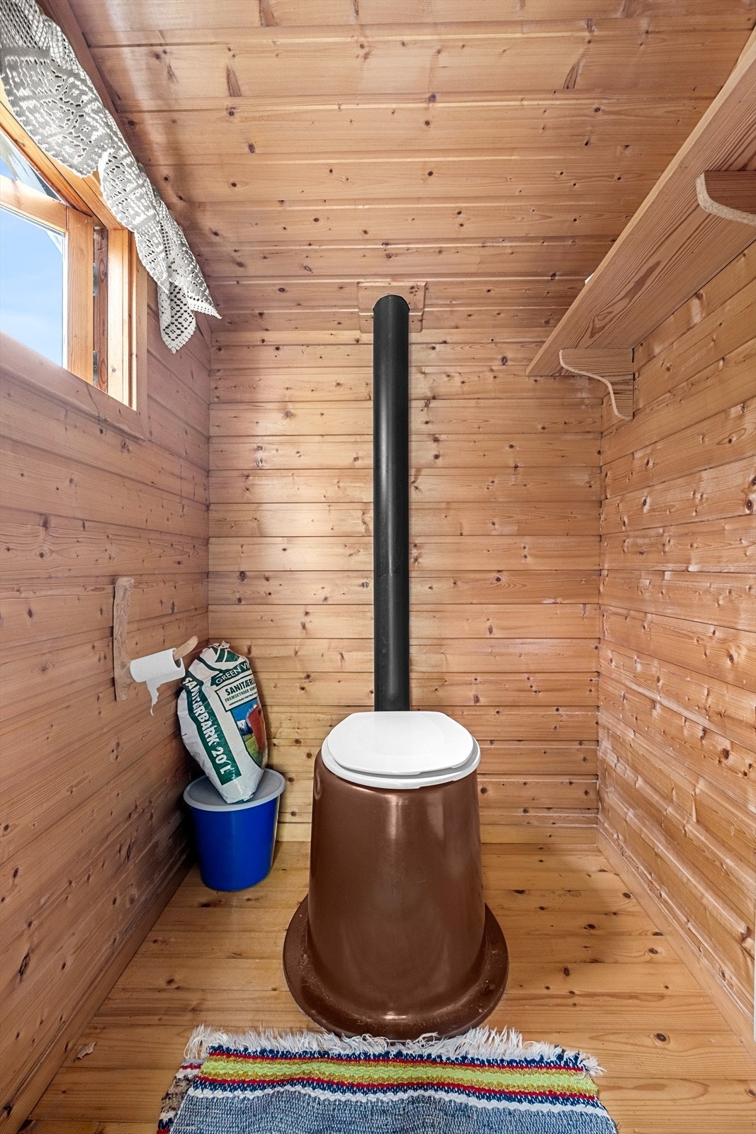 Mulldo rett ved inngangspartiet på 1,5kvm. Galleribilde