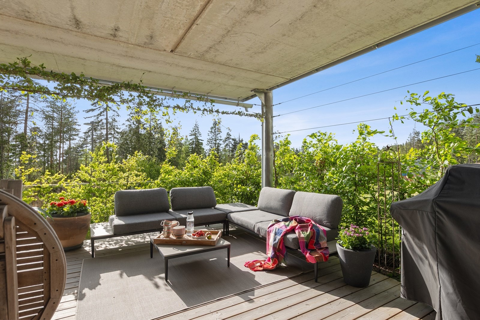 Leiligheten har en usjenert beliggenhet på enden av bygget. Galleribilde