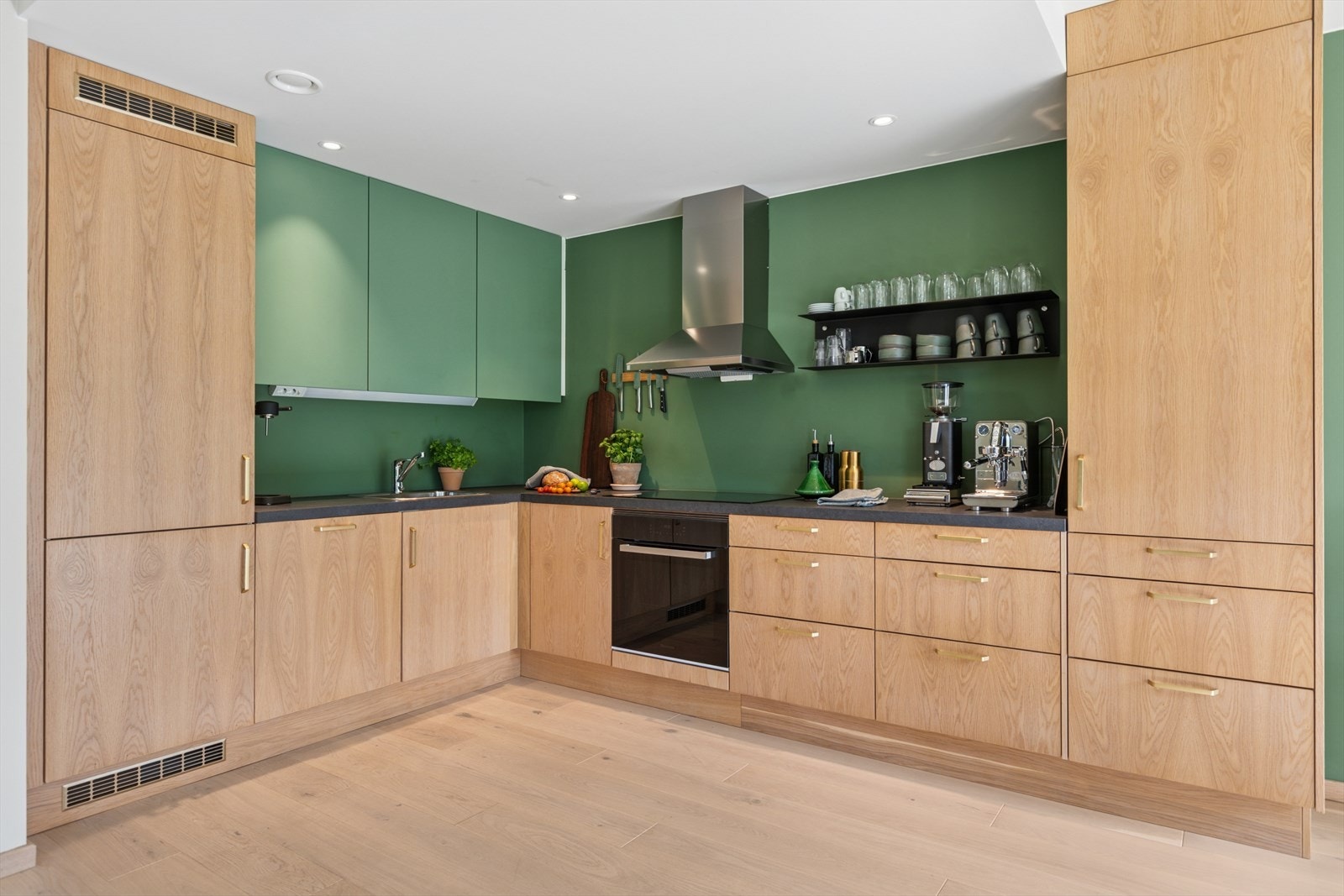 Leiligheten har et lekkert og påkostet kjøkken fra senere tid. Galleribilde