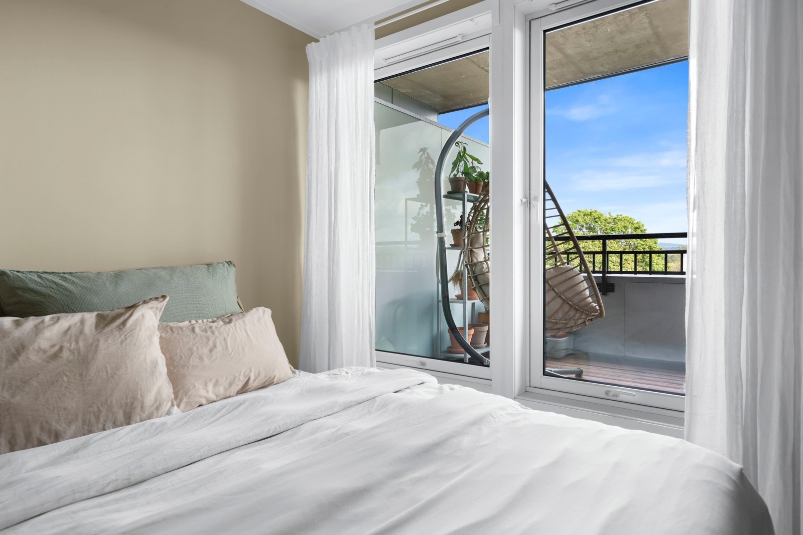 Begge soverom vender mot rolige omgivelser. Galleribilde