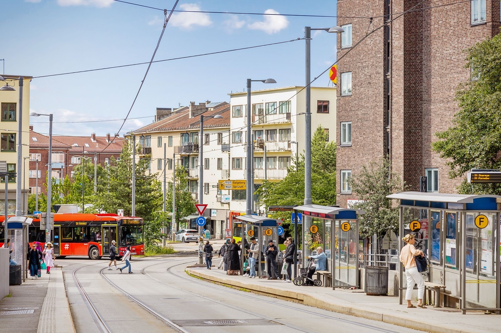 Knutepunktet Carl Berners plass ligger kun minutters gange fra leiligheten Galleribilde