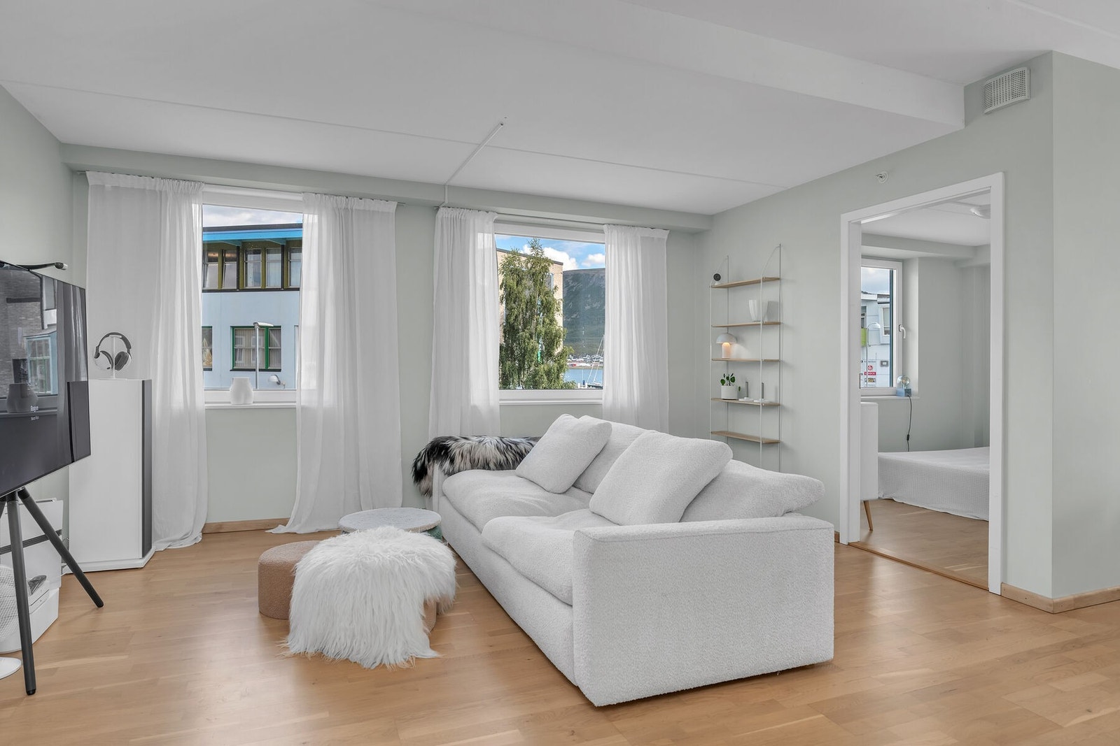 Velkommen til Kjøpmannsgata 2 A - Lys og lekker 3-roms selveierleilighet med balkong og parkering. Galleribilde