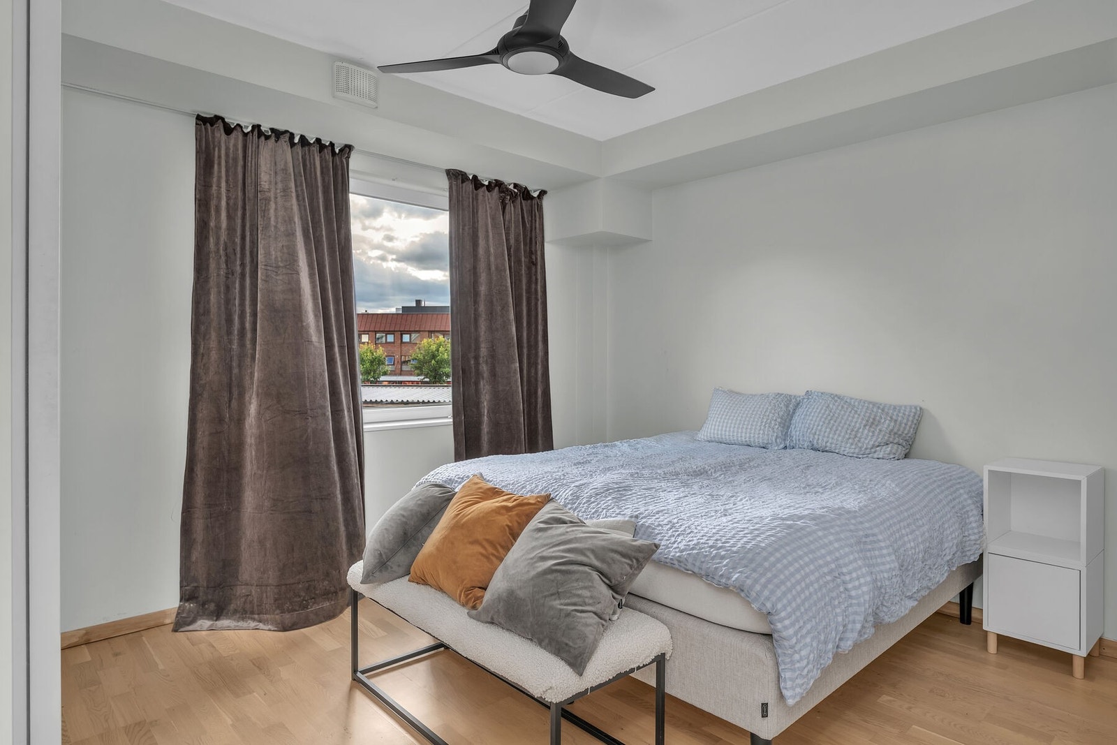 Romslig hovedsoverom. Galleribilde