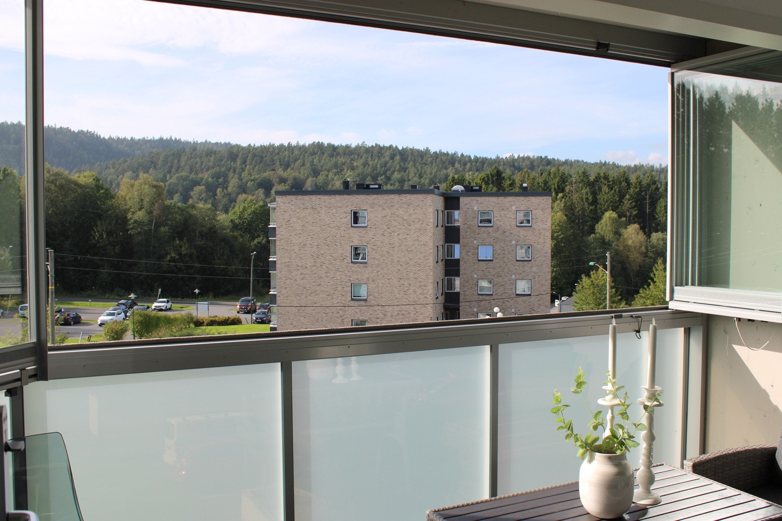 Balkongen ligger høyt, fritt og usjenert Galleribilde