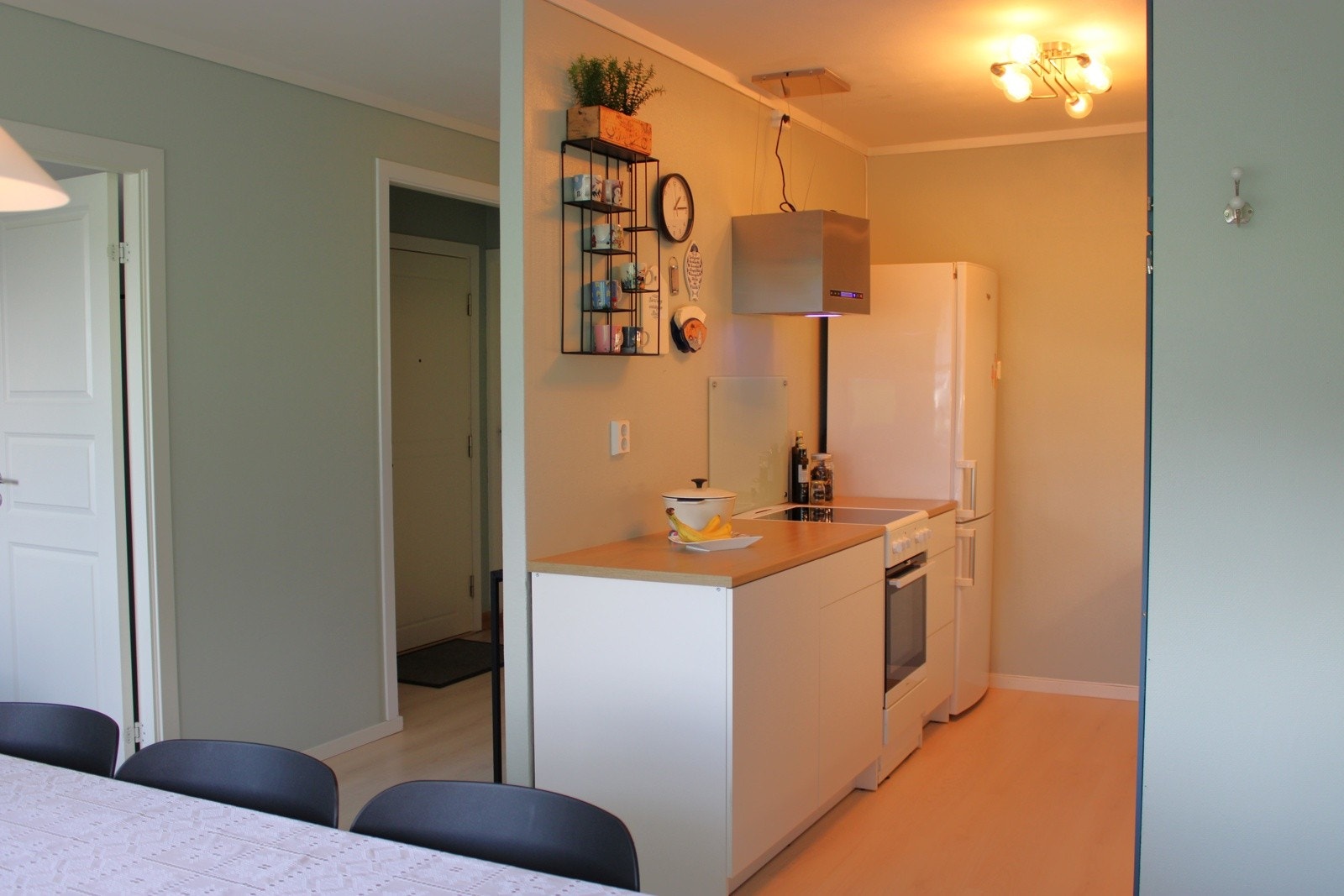 En del av kjøkkeninnredningen er byttet i 2023 (IKEA) Galleribilde