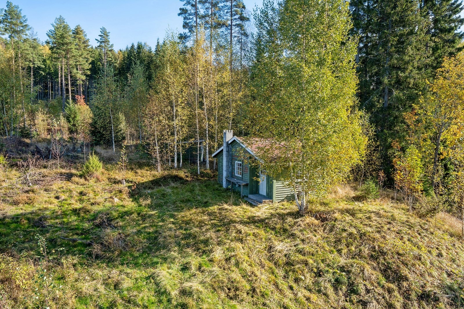 Det er nærhet til badeplass og Liermoen med flotte turområder og lysløype. Galleribilde
