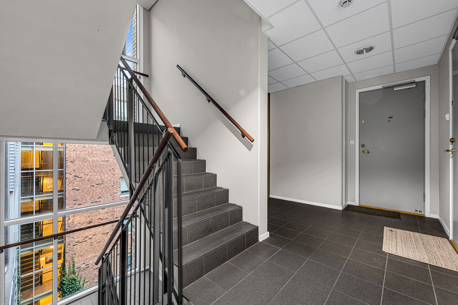 Inngangsparti. Galleribilde