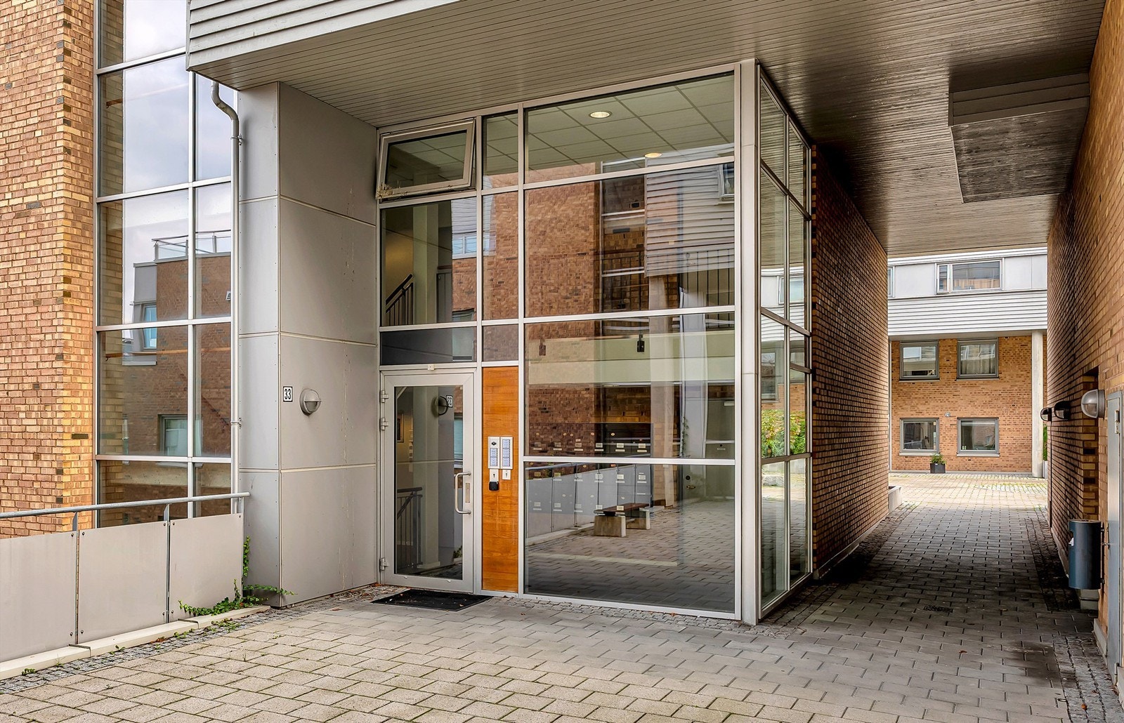 Utvendig inngangsparti. Galleribilde