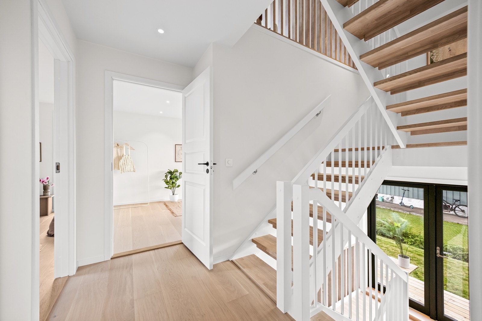 Boligen har en meget god finish av alle overflater og høy kvalitet på alle materialvalg Galleribilde