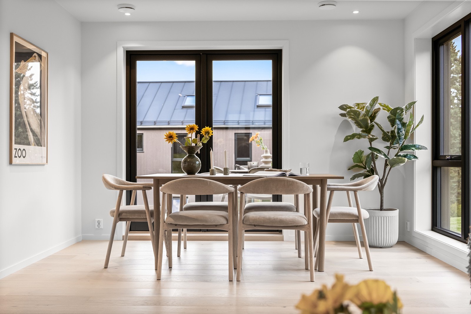 Boligen har en gjennomgående høy standard og av meget god utførelse Galleribilde