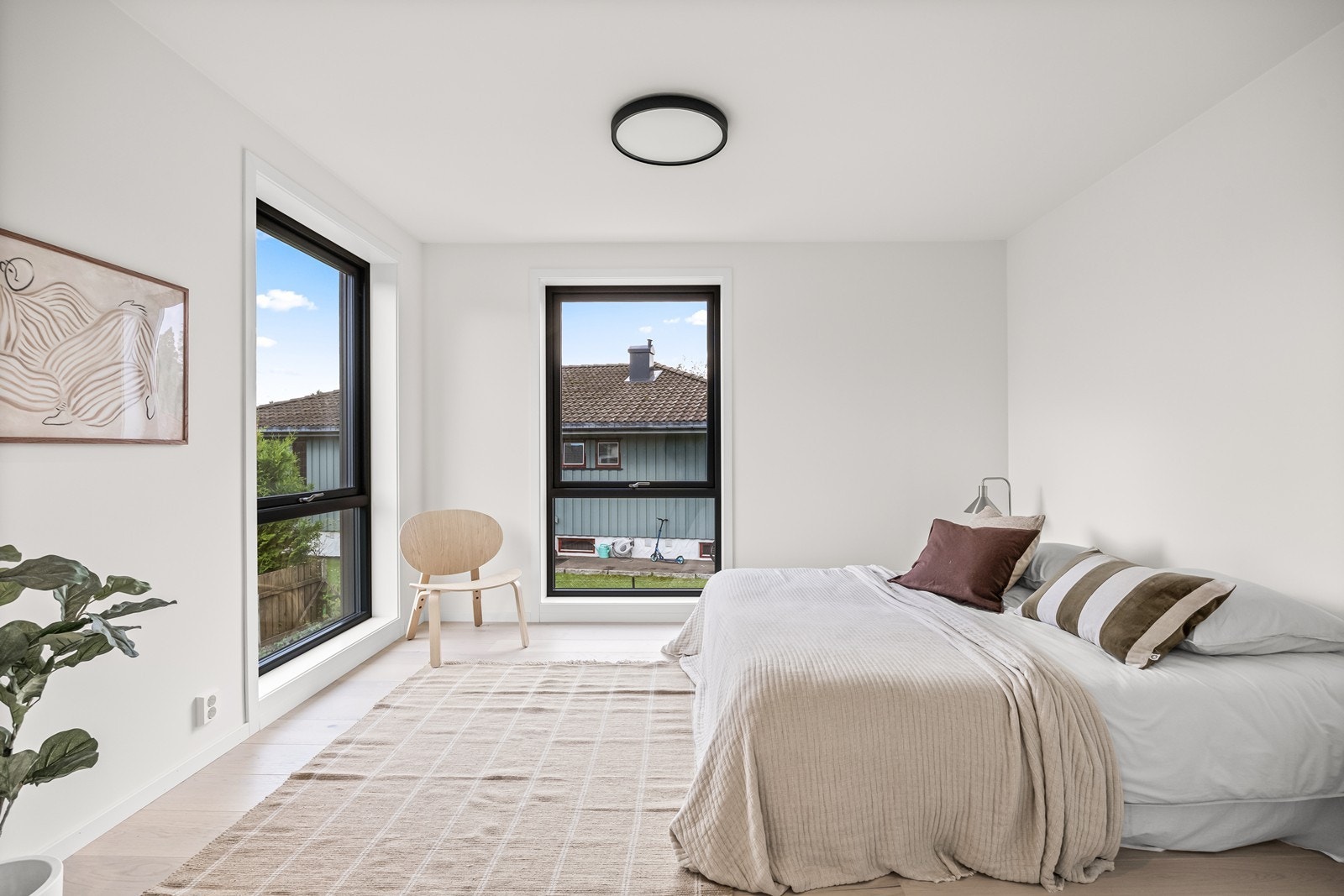 Hovedsoverom med god plass til garderobeskap Galleribilde