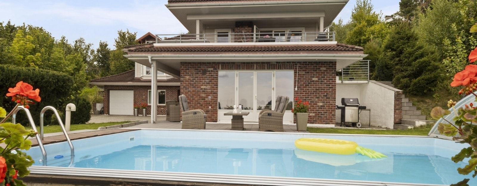 Boligen har god standard på innredninger overflater og utstyr. Galleribilde