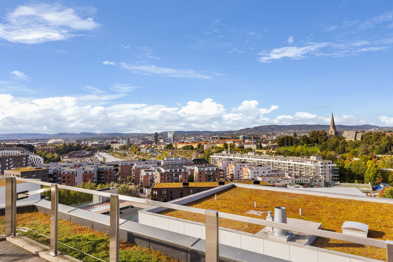 Utsikt fra fellesterrassen Galleribilde