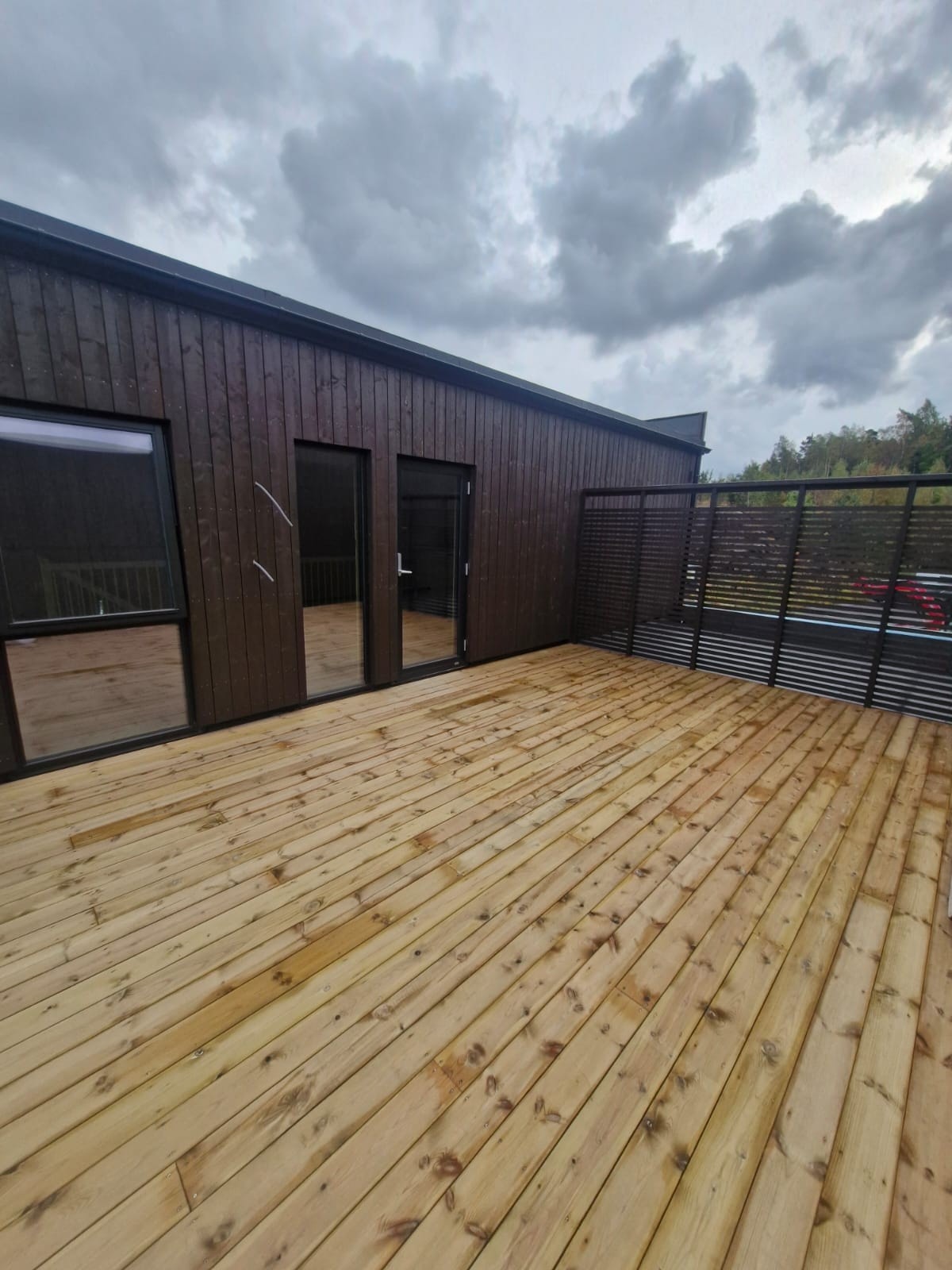 Stor solrik takterrasse, utgang fra stue og kjøkken. Leilighet 206 kan du flytte inn i november/desember. Galleribilde