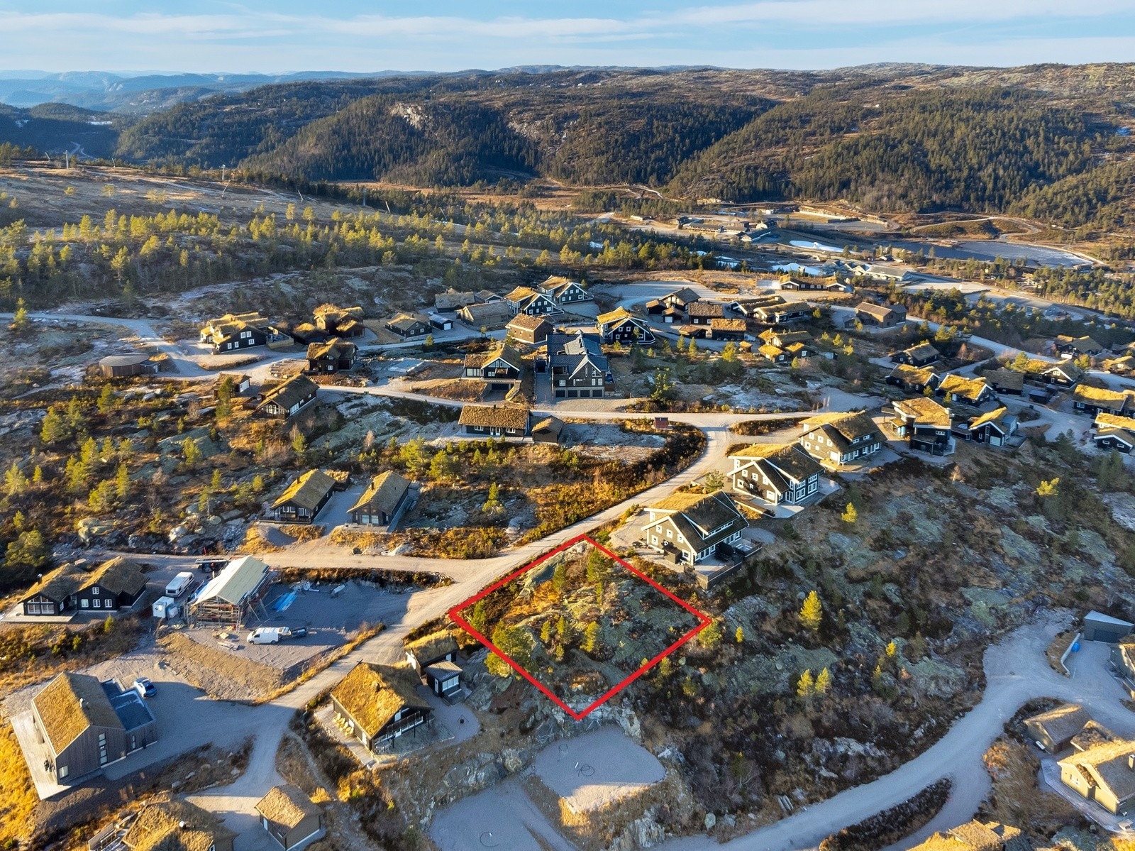 Unik beliggenhet ! (Tomtemarkeringen er ca. Avvik kan forekomme) Galleribilde
