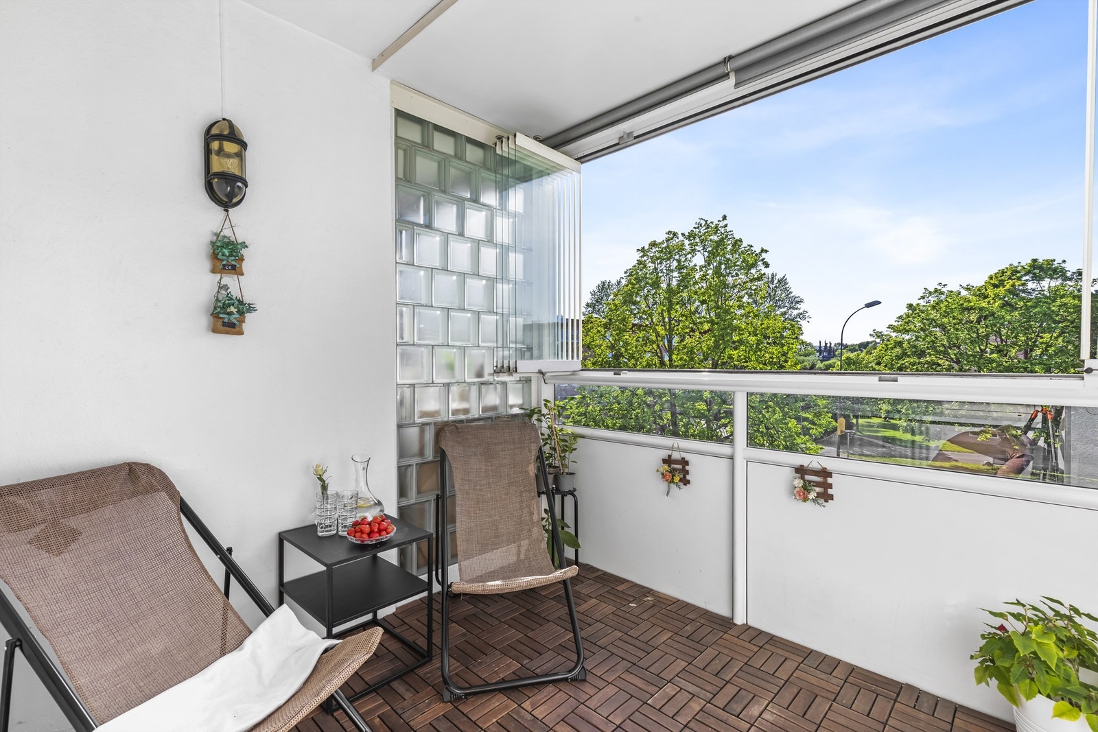 Balkong med utgang fra stuen. Galleribilde