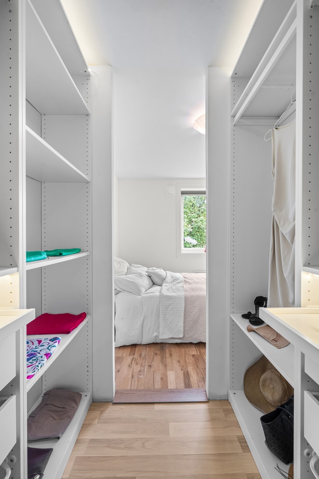 Walk-in-closet Galleribilde