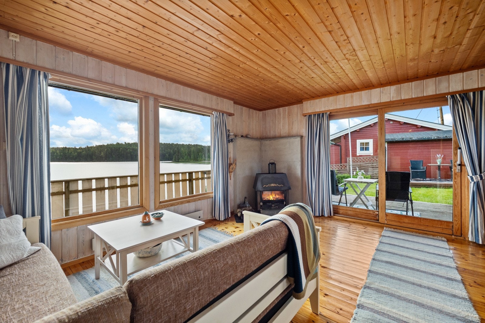 Vinduene ivaretar den fantastiske utsikten. Galleribilde