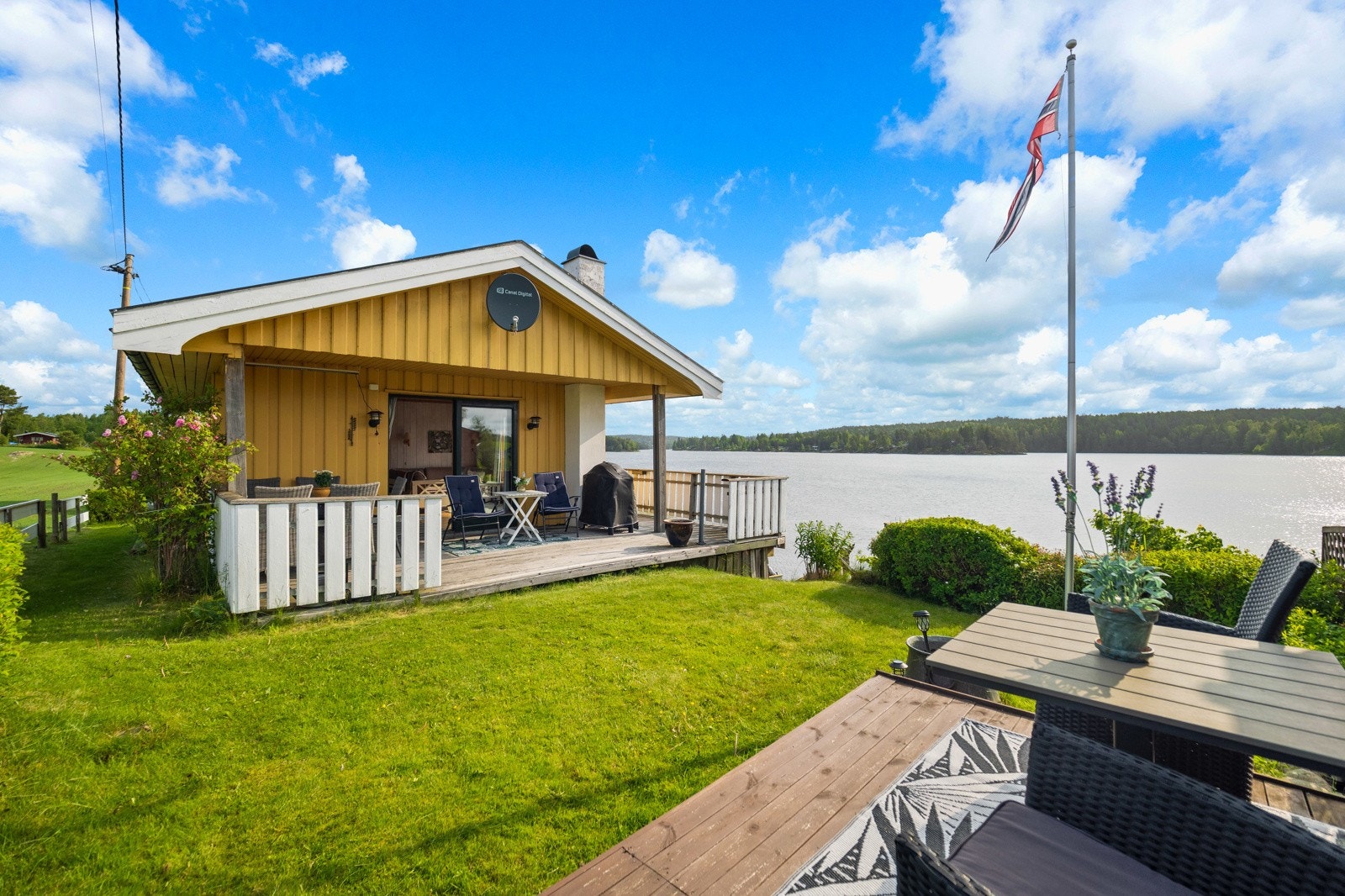 Hagen på oppsiden innbyr til lek for de yngste. Galleribilde