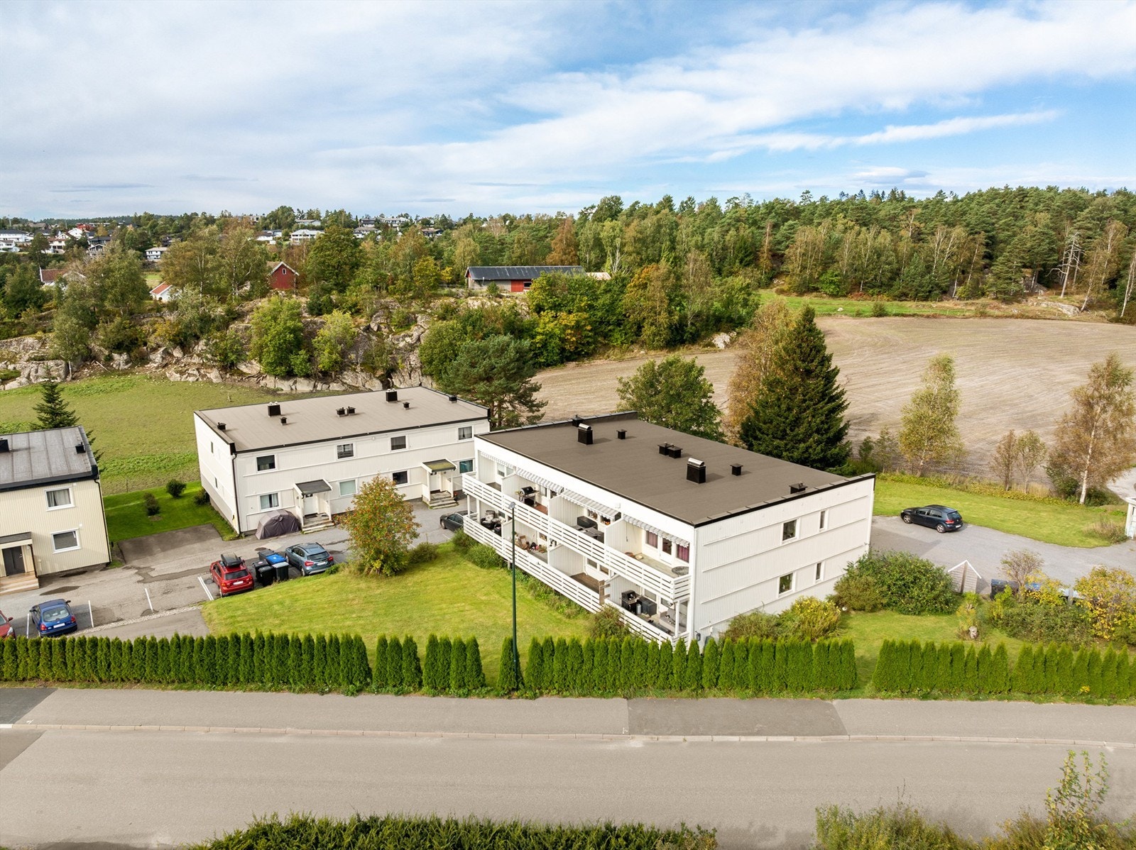 Taktekking ble lagt om i regi av borettslaget i 2024.
Markiseduk ny i sommer 2025 Galleribilde