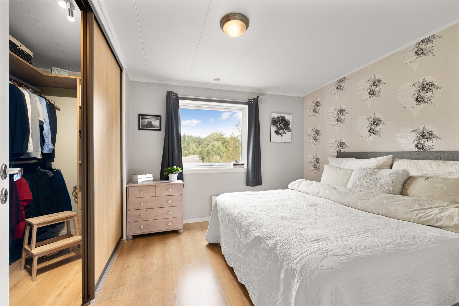 Soverommets vindu ble skiftet ut i 2018. Galleribilde