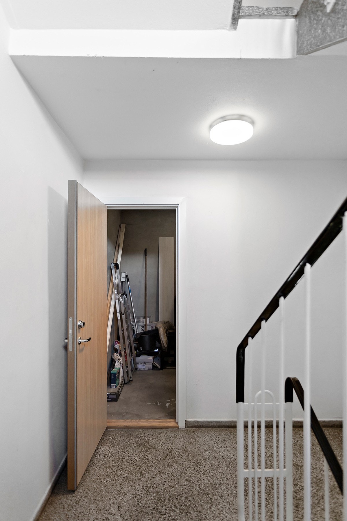 Leiligheten disponerer en praktisk bod ca 5 kvm i 3.etasje. rett ved leiligheten. Galleribilde