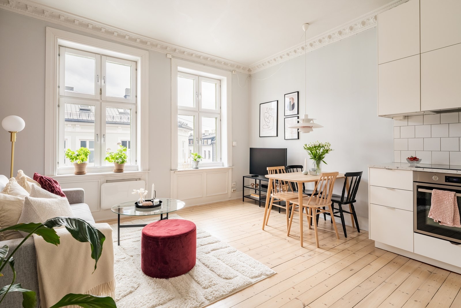 Rommet har delikate fargevalg som står i stil med de originale tregulvene. Galleribilde