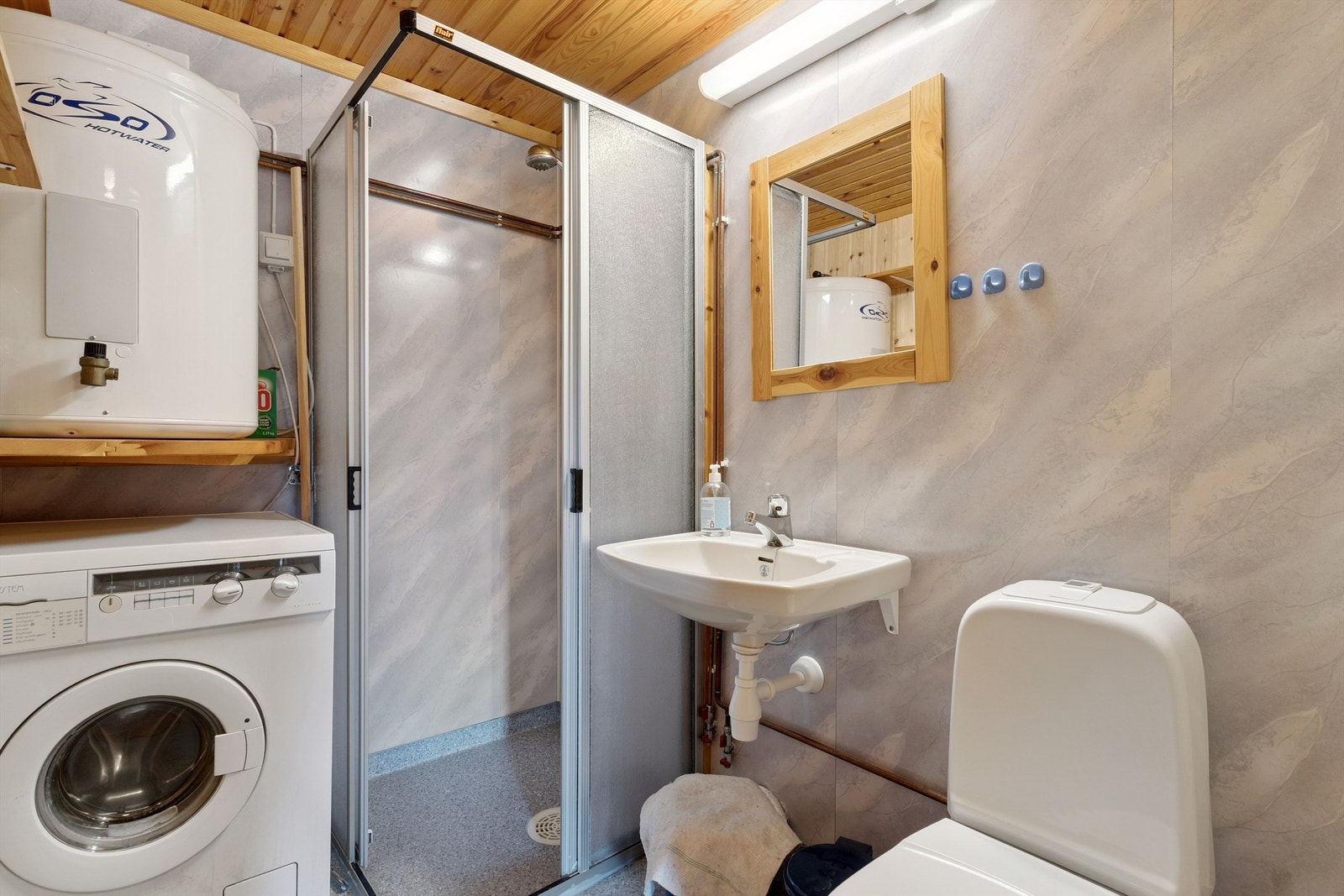 Bad i gammelstua Galleribilde