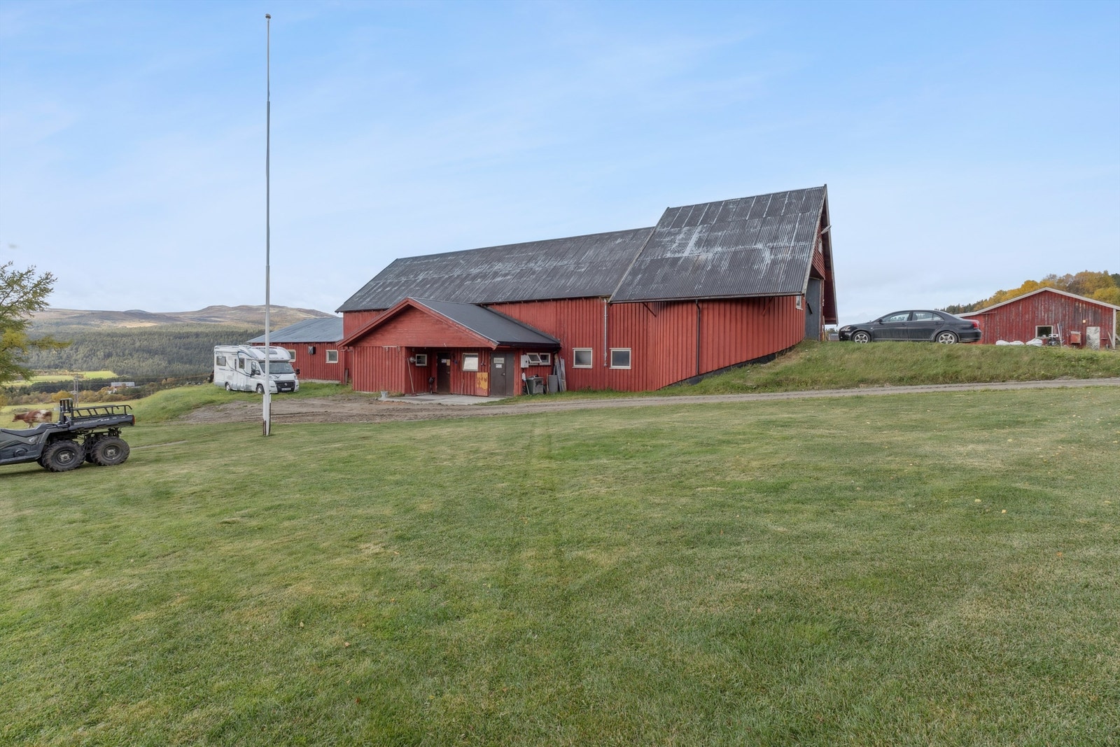 Driftsbygning med fjøs Galleribilde