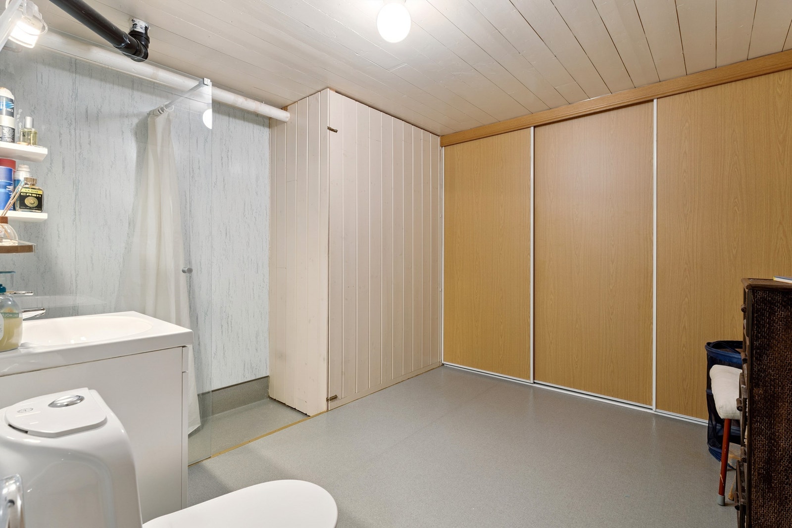 Bad i kjeller Galleribilde