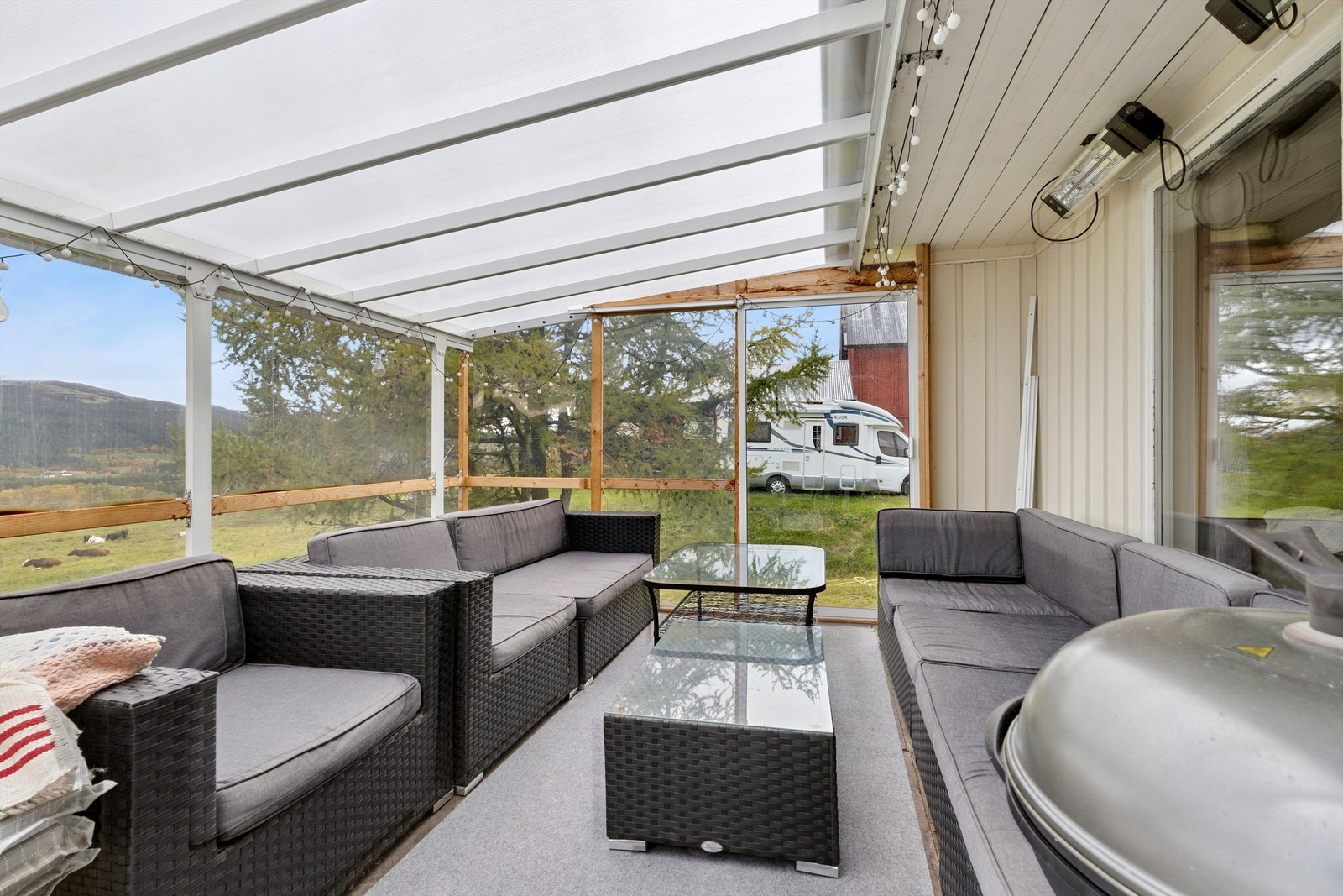 Lun terrasse på våningshuset Galleribilde