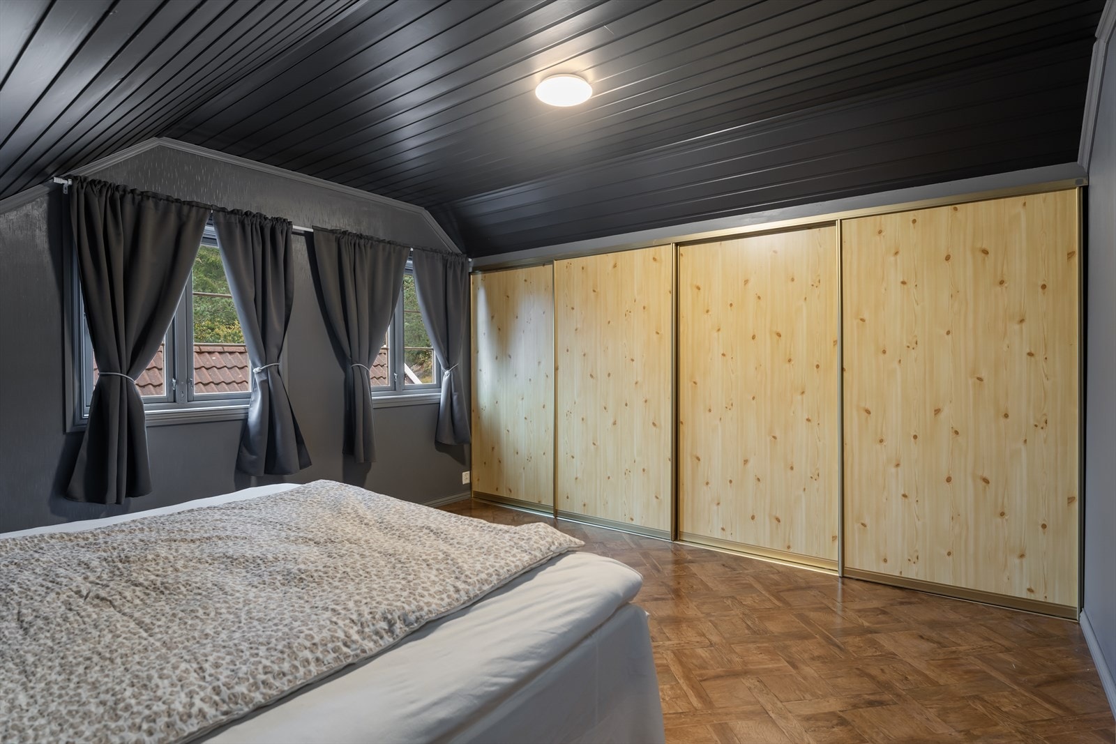 med god skapplass Galleribilde