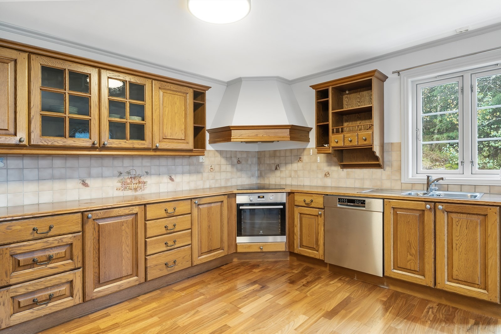 God benke og skapplass Galleribilde