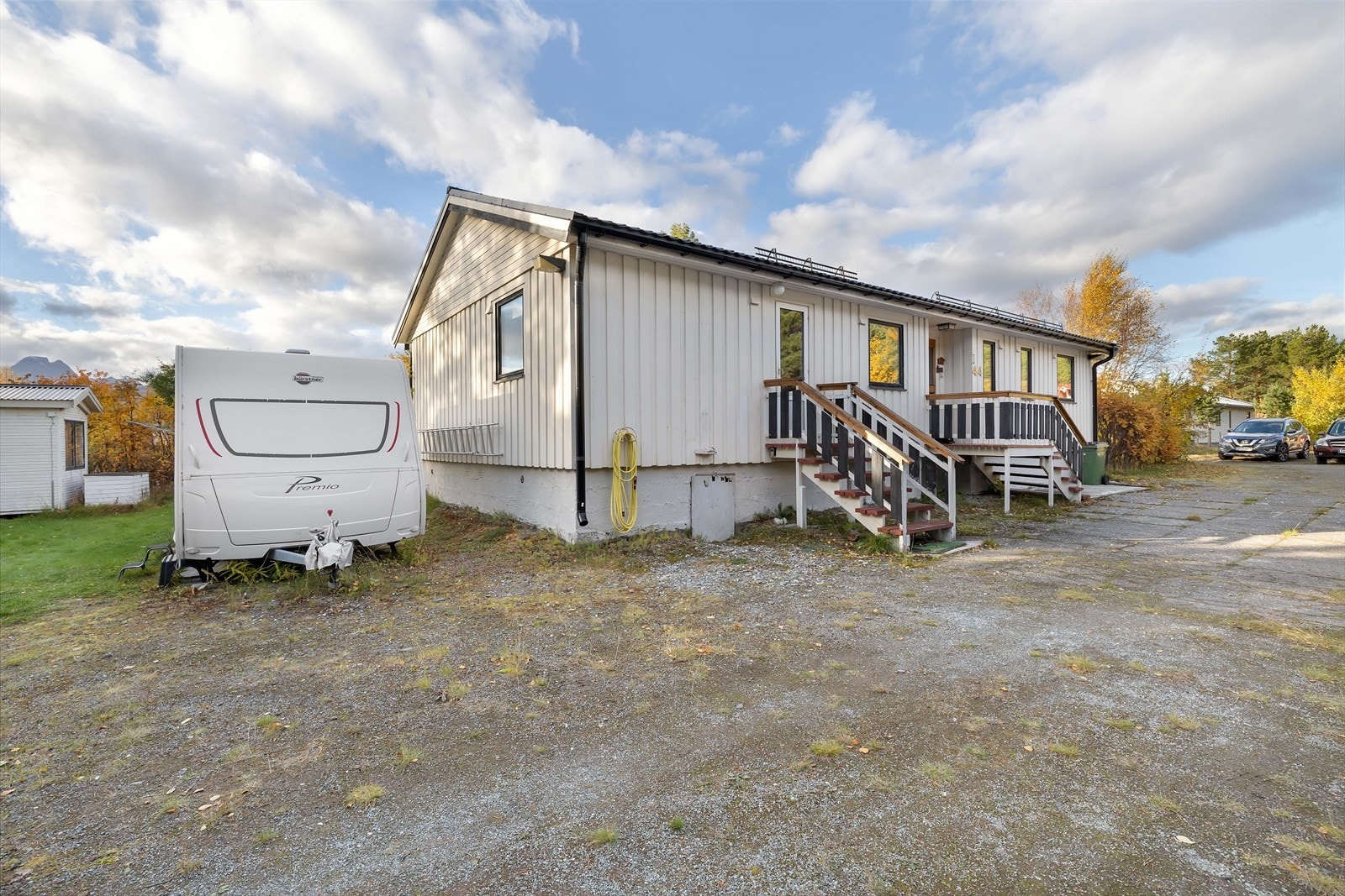 Godt med parkeringsplasser på tomta Galleribilde