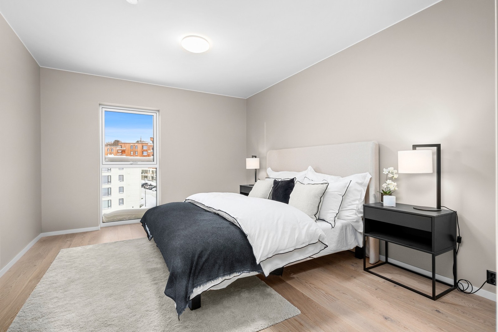 On-suite - Soverom med eget bad og walk-in closet Galleribilde